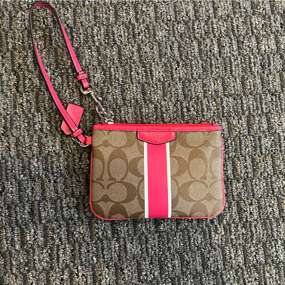 NWOT: Coach Wristlet